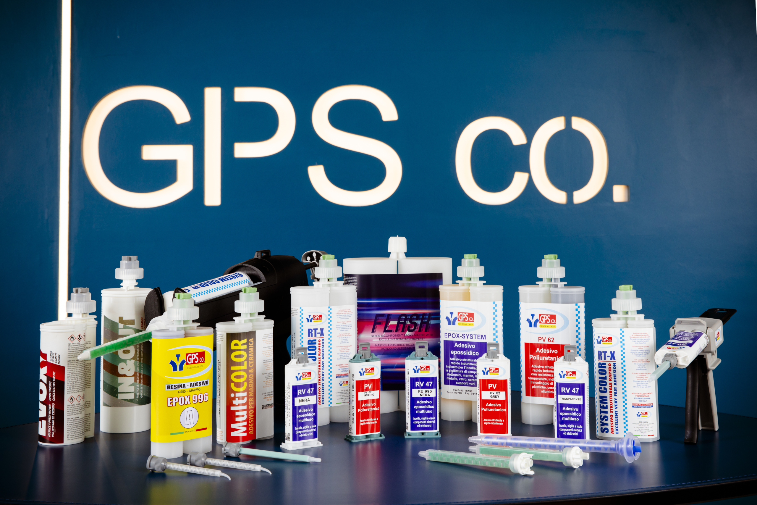 Dispenser per cartucce bicomponenti